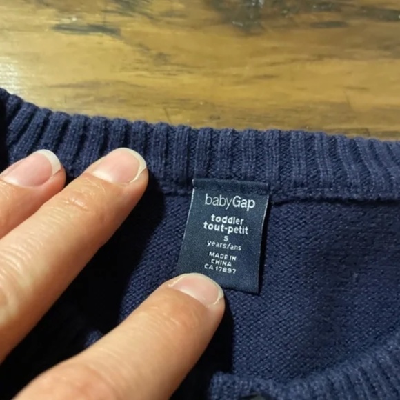 Gap kids knit cardigan sweater navy blue size 5 years - Picture 2 of 7